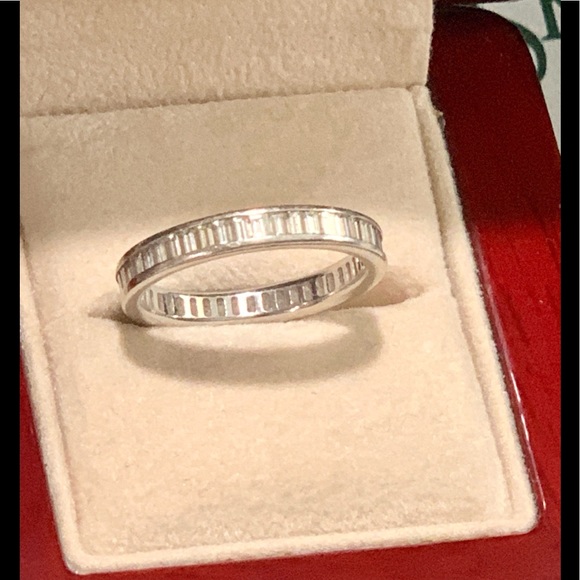 EUC Platinum Diamond Wedding Band VS1